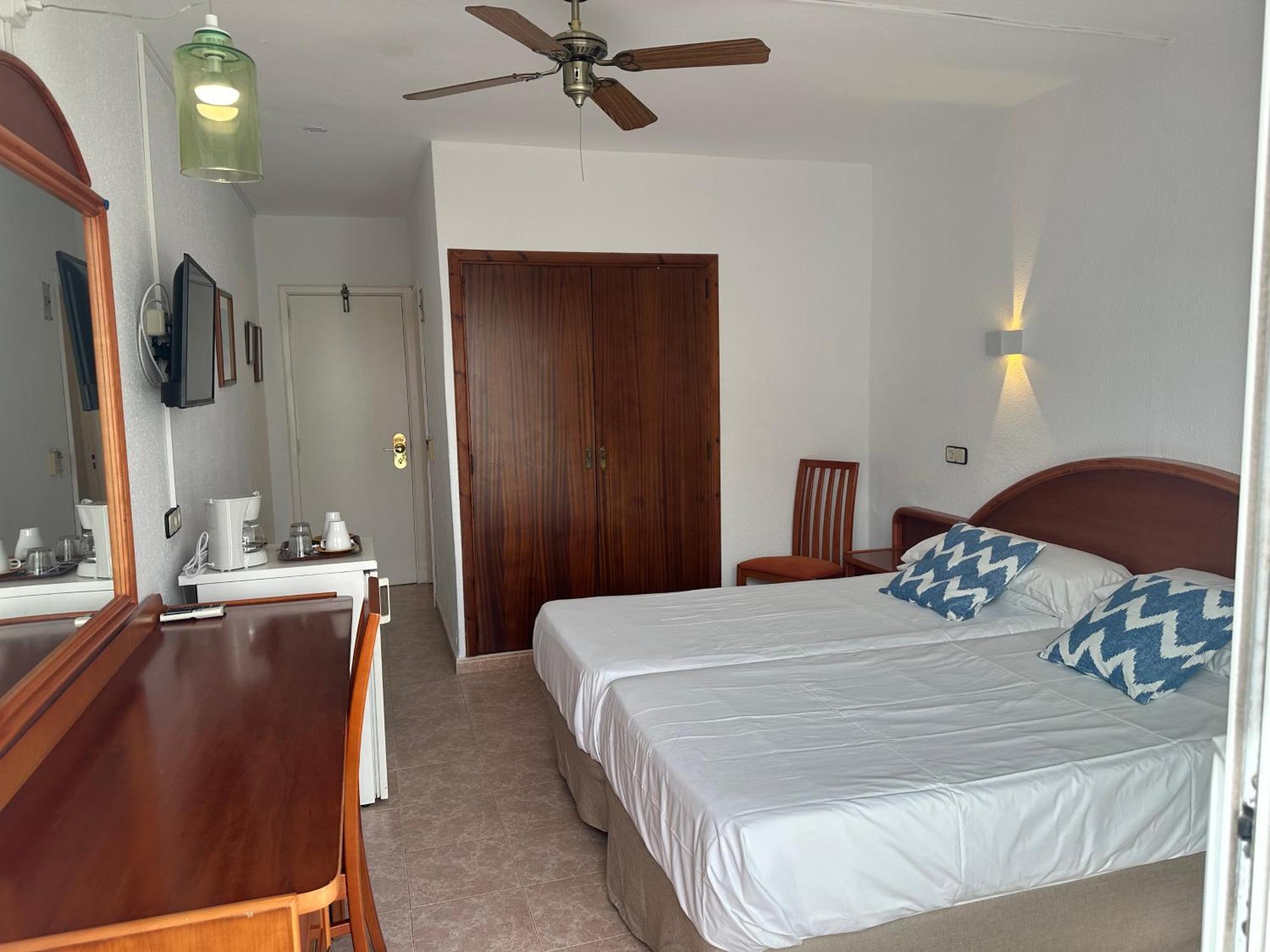 Hostal De La Caravel-La Cala D´Or 外观 照片