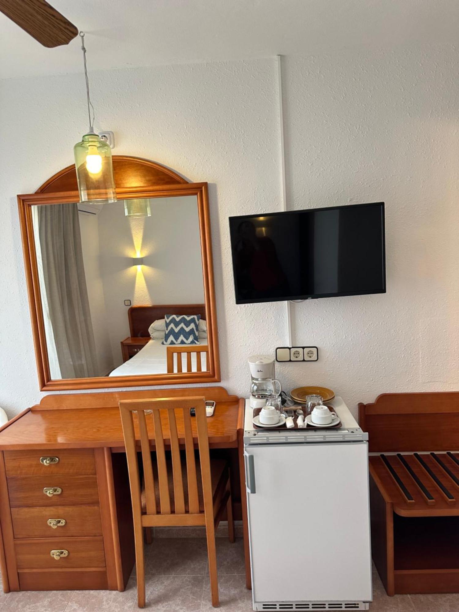 Hostal De La Caravel-La Cala D´Or 外观 照片