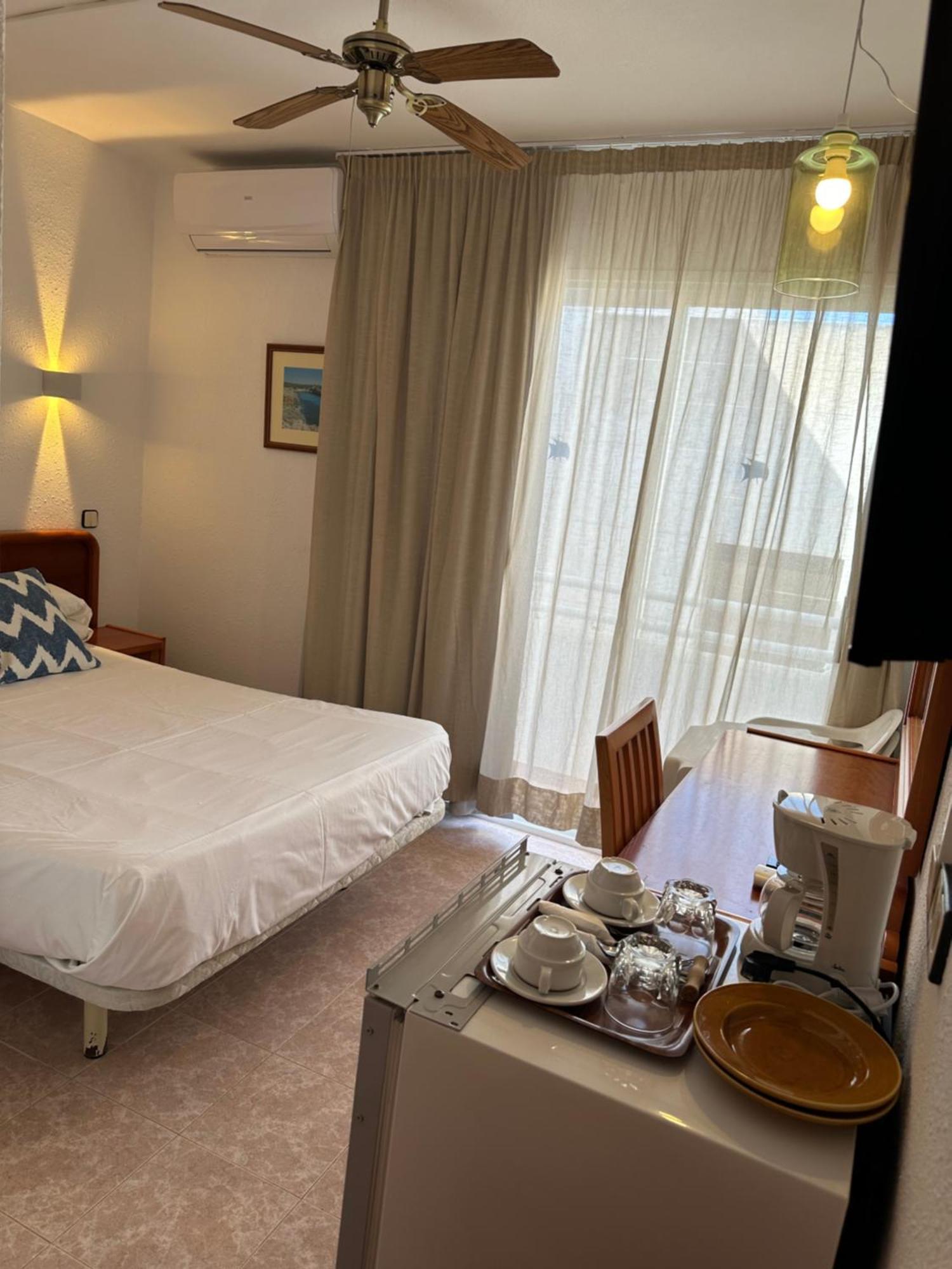 Hostal De La Caravel-La Cala D´Or 外观 照片