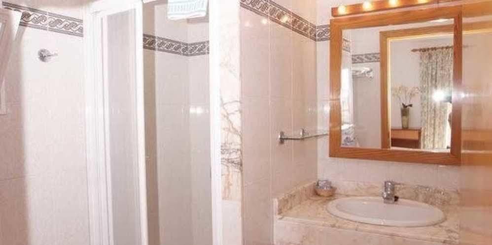 Hostal De La Caravel-La Cala D´Or 外观 照片