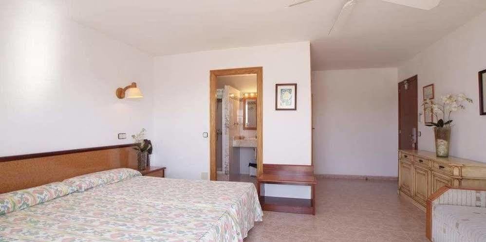 Hostal De La Caravel-La Cala D´Or 外观 照片